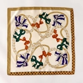 Eleganter Seidenschal mit goldenen Kettenmustern und farbigen Schleifendetails - 65*65cm / Khaki-Rand-Stil (ZW-41)