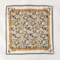 Klassieke retro zijden twill vierkante sjaal met bloemenprint en goudkleurig kettingontwerp - 65*65cm / Geel