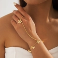 Bracciale ad anello a farfalla dorato con ciondoli a forma di farfalla e catena fine - Stile Ciondolo Farfalla Traforata Oro (26915-gold)