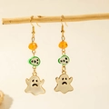 Halloween-Ohrringe mit Geist-Anhänger und Kürbisperlen an einem natürlichen Holzzweig - Trauriger Geist Totenkopf (30589-ear-colour-3)
