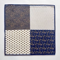 Fazzoletto da taschino in seta con motivi paisley blu navy e pois marroni - 62x62cm / Blu
