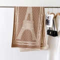 Dettaglio della sciarpa jacquard con motivo Tour Eiffel e morbide frange sui bordi - 66*186cm / Cachi