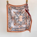 Carré de soie élégant avec motifs de chaînes équestres et bordures orange pour femme - 70*70cm / Bordure Orange (SW-16)