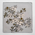 Sciarpa double-face in seta e lana grigio argento con eleganti stampe floreali - 62x62cm / Grigio