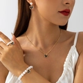 Élégante parure 4 pièces de bijoux perles et papillons avec collier, boucles et bague - Ensemble Collier, Bracelet, Boucles d'Oreilles et Bague Papillon et Perles Noires (30573-NBER-black-set-EP)