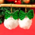 Detail of Christmas bow earrings with green metallic ribbon and white fluffy pom pom - Bow Pom Pom Style / Green Bowknot (31020)