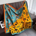 Florales Satin-Vierecktuch mit orangefarbenem Rand auf einem Ledersofa dekoriert - Gelb (DM-49) / 90*90cm