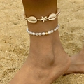 Detalle de un set de tobilleras playeras con conchas naturales y estrella de mar en arena - Estilo de Concha y Estrella de Mar (26600-white)