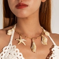 Collar dorado con colgantes de coral, estrella de mar y conchas para la playa - Estilo Concha de Estrella de Mar Dorada (29596-G)