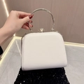 Elegante pochette da sera bianca a semicerchio con manico in metallo e fibbia di cristallo - Bianco