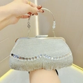 Pochette da sera argento con frange di strass, manico ad anello in metallo e cristalli lucidi - Argento