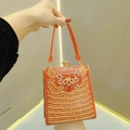 Pochette de soirée luxe orange à strass avec motifs à vagues et fermoir en métal doré - Rouge