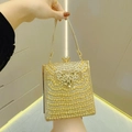 Pochette de soirée dorée élégante avec strass scintillants et fermoir en forme de nœud - Or