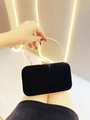 Elegante borsa da sera in velluto nero con manico ad anello dorato e strass scintillanti - Nero