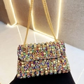 Bunte Strass Abendtasche mit goldener Kette für luxuriöse Modeveranstaltungen und Partys - Bunt