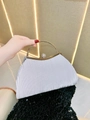 Silberne Abendtasche mit Plissee-Stoff, goldenem Ringgriff und Strass-Kugelverschluss - Silber
