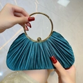 Pochette de soirée en satin plissé vert foncé avec poignée ronde en métal doré - Vert