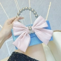 Borsa da sera in raso celeste con un fiocco di seta rosa e un decoro di coniglio - Blu