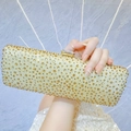 Elegante borsa da sera rettangolare dorata ricoperta di strass scintillanti per feste e gala - Oro