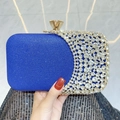 Pochette da sera blu reale con finitura glitter e cornice dorata con strass di lusso - Blu