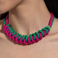 Collier chaîne serpent nouée vert et rose avec design tressé et finitions dorées chic - Style Contraste Vert Rose (31217-nek-rg-EP)