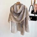 Bufanda beige minimalista a cuadros para mujer, chal ligero y elegante de verano - 130*130cm / WS-7-Caqui