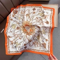 Elegante vierkante zijden sjaal met ruitkettingprint en oranje rand met goudpatroon - 70x70cm / Oranje