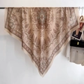 Großes quadratisches Tuch mit Ethno-Paisley-Muster in Beige und Boho-Fransen-Details - 132*132cm / Khaki (YS-6-Khaki)