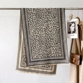 Sciarpa spessa leopardata in finto cashmere con nappe appesa su gruccia in acciaio - 66*186cm / Grigio