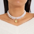 Collar de perlas de tres capas con colgante de corazón dorado brillante estilo vintage - Estilo de Corazón Dulce de Tres Capas (28105-white)