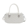 Bolso de mano blanco acolchado con costuras negras, adornos de perlas y herrajes de plata - Blanco Roto
