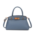 Sac à main bleu-gris Morandi en cuir grainé avec un fermoir doré en métal brillant - Bleu