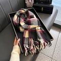 Klassischer Karoschal mit Fransen in Dunkelrot, Schwarz und Grau für den Winterstil - 66*210cm / Schwarz (FYR-241)