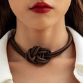 Collier ras du cou tressé marron foncé avec un grand nœud décoratif central élégant - Style Grand Nœud Marron Foncé (30161-nek-brown-1)
