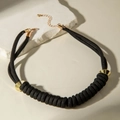 Collier minimaliste à nœuds noirs avec d'élégants pendentifs en métal doré - Style A Spirale Épaisse Noire (30626-nek-black-A-EP)