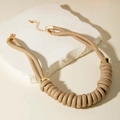 Collier multi-rangs en cordon kaki avec anneaux spirales dorés et fermoir réglable - Style A Spirale Épaisse Kaki (30626-nek-khaki-A-EP)