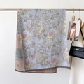 Elegante sciarpa jacquard azzurra con fiori viola e finiture con frange retrò - 65*180CM / Azzurro