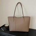 Grand sac fourre-tout taupe avec texture litchi et fines bandoulières - Sans Pendentif / Kaki