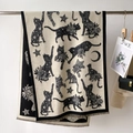 Detailweergave van de geweven franjerand en het zwarte kattenpatroon op de sjaal - 186cmx66cm / Zwart