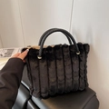Borsa tote nera in peluche con trama a strisce e manici intrecciati stile raffinato - Nero (Senza Ciondolo)
