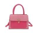 Borsa a tracolla magenta da donna con pannelli a contrasto e chiusura a girello - rosa acceso