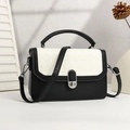 Sac bandoulière tendance noir et blanc avec motif matelassé et fermoir métallique - Noir et Blanc