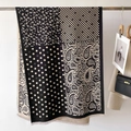 Elegante sciarpa con motivo paisley e pois, scialle vintage nero e beige con frange - Nero