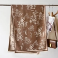 Sciarpa classica marrone in cashmere con motivo jacquard vintage e bordi a frange - Stampa Toile De Jouy Cachi (GSJ-201)