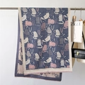 Dettaglio scialle in cashmere double-face con stampa gatti e bordi con frange - 66*186cm / Blu