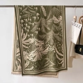 Dettaglio scialle in maglia a tema foresta con stampa di palme e nappine a frangia - Verde (GSJ-310-Verde)