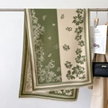 Vista dettagliata dello scialle vintage verde oliva e crema con jacquard floreale e frange - 66*186cm / Verde (GSJ-296)