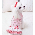 Robe de princesse rose fleurie pour animal avec nœud rouge et dentelle sur un petit chien - Robe à carreaux roses et roses