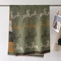 Detalle del estampado de cebra en chal de invierno verde oscuro con flecos finos - 66*186cm / Verde (GSJ-186)