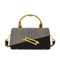 Elegante borsa a mano in ecopelle nera e grigia con trama intrecciata e dettagli oro - Nero